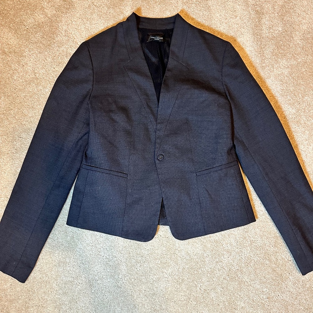 Ann Taylor cropped lined navy blue blazer 0P
